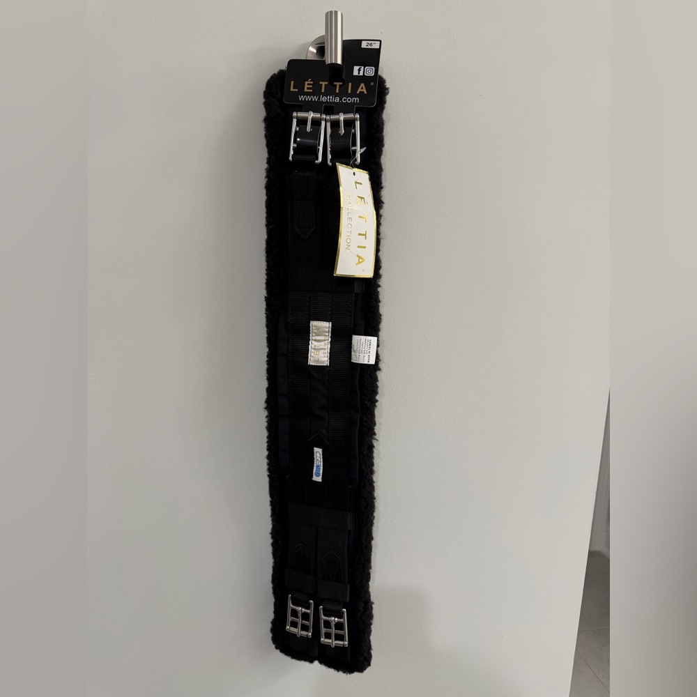 LETTIA dressage girth NWT - size 26 - cooling
